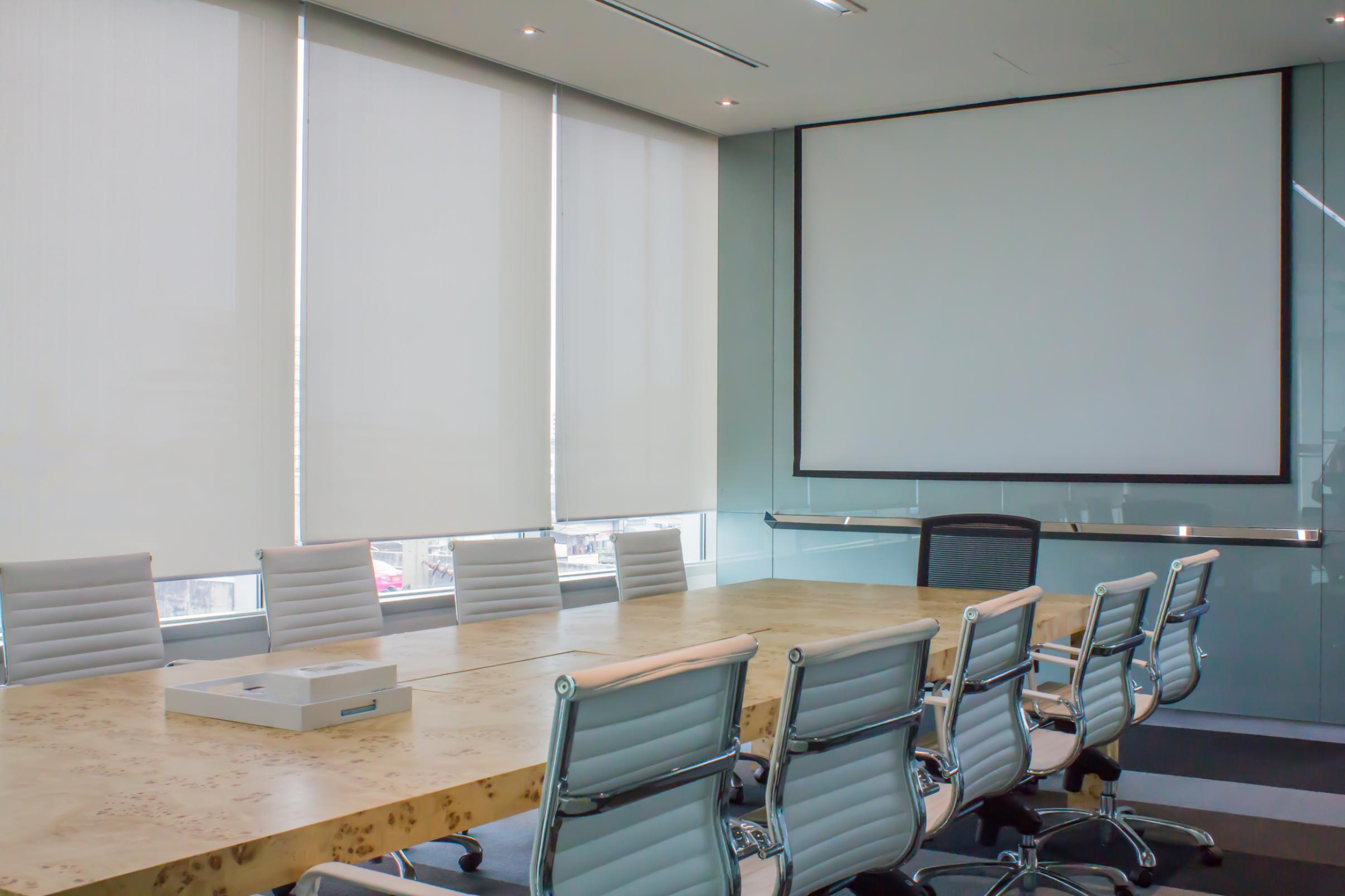 Desks, Booths, and Meeting Rooms: Cleaning Challenges in Open-Plan Offices